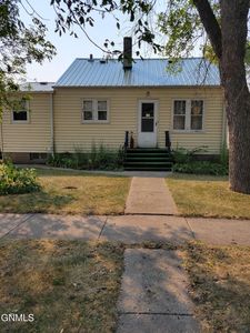 312 1st Ave SW, Ashley, ND, 58413