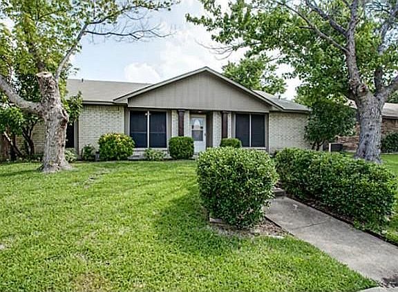 2nd image of 8918 Deerwood Dr