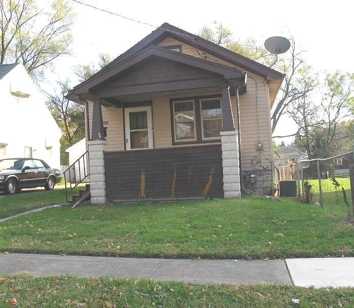 1004 W Virginia Ave photo 1