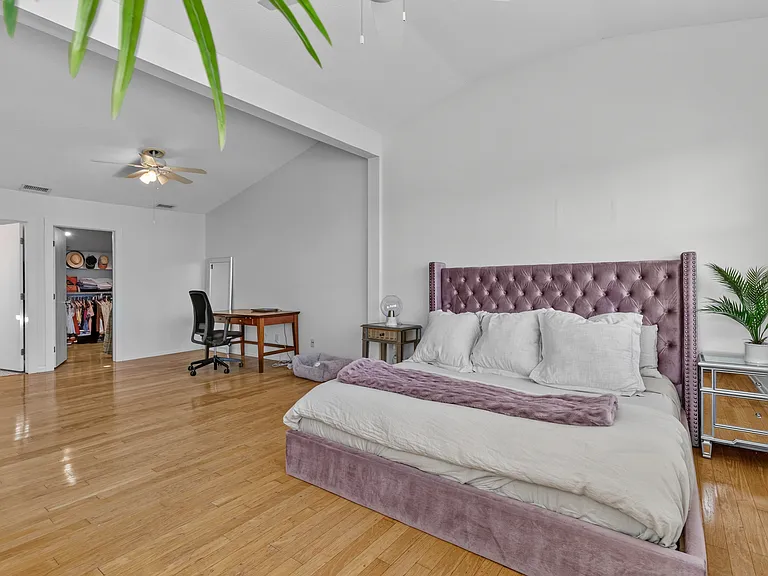 209 Myra St — Photo 25