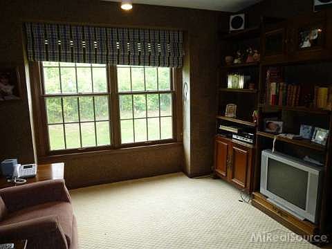 2nd image of 4356 Knightsbridge Ln #1