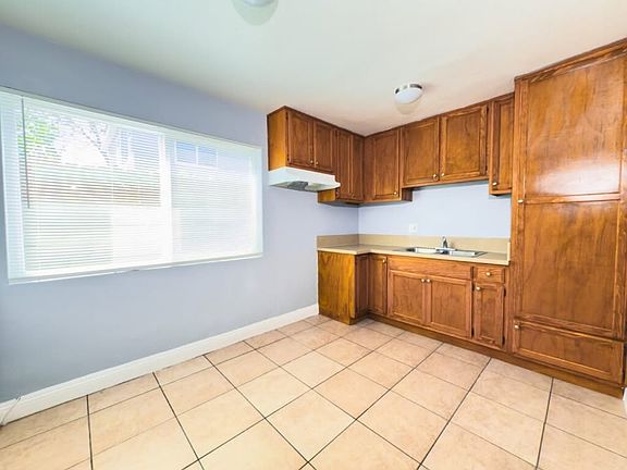 3rd image of 3556 Sanborn Ave APT B