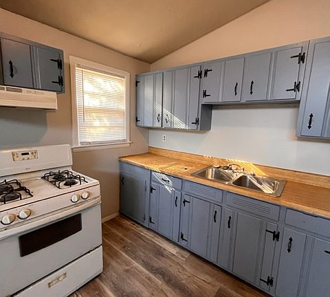 4th image of 1545 Gowan Dr