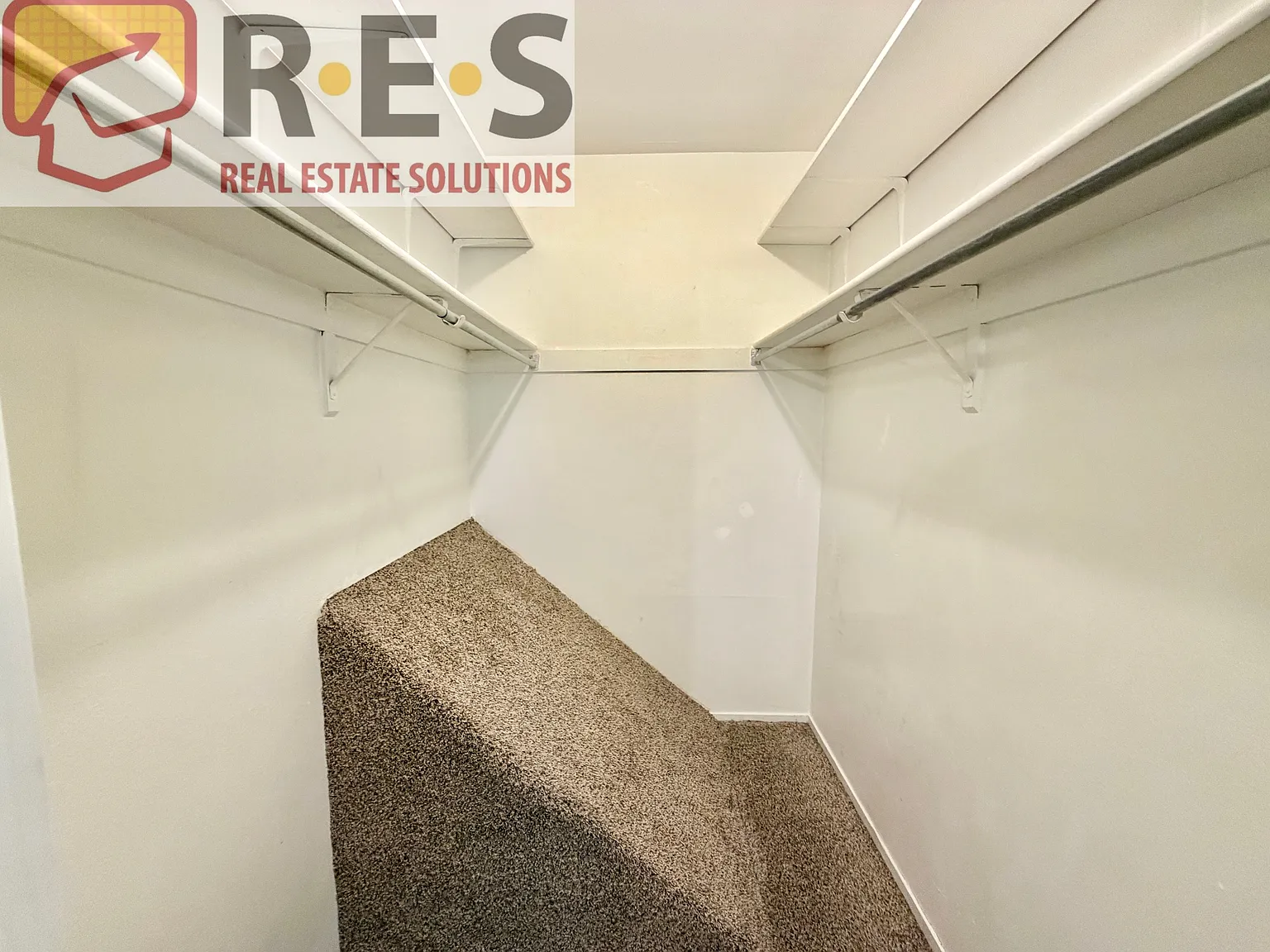 2 bed, 1.5 bath, 900 sqft, $1,695 — Photo 4