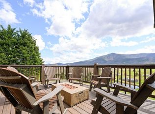 4032 Roundtop Dr, Sevierville, TN 37862