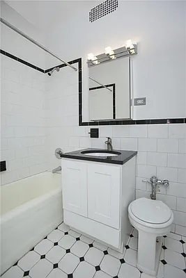 Rented by JTRE LLC | media 30