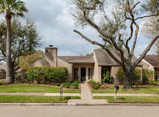11414 Piping Rock Dr, Houston, TX 77077