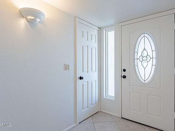 5th image of 623 N BRANDON Drive