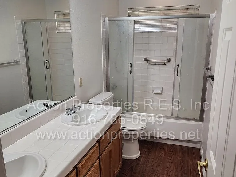 1417 Hurlston Way — Photo 33