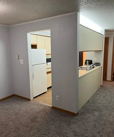 902 Benton Dr #33 — Photo 1