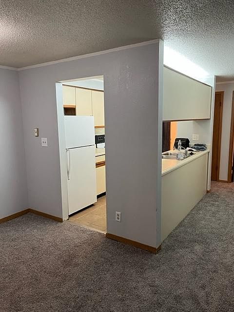 1st image of 902 Benton Dr APT 33