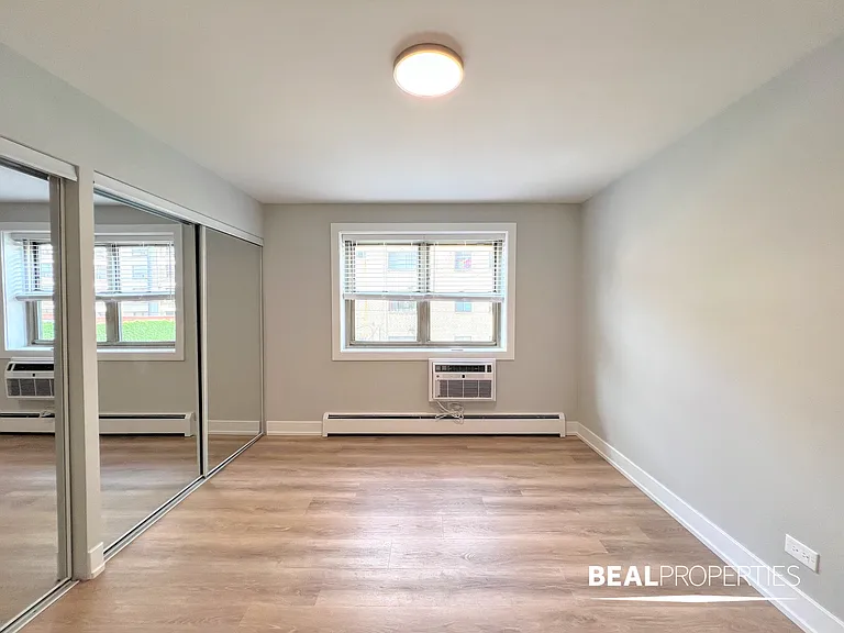452 W Oakdale — Photo 40