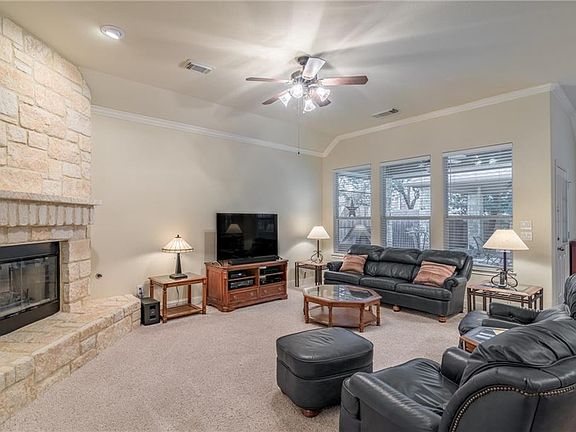 5th image of 16009 Braesgate Dr