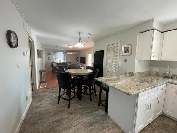 4 Q St, Hampton, NH