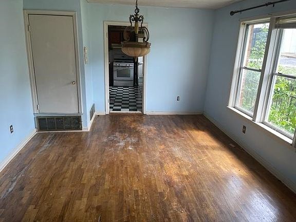 3rd image of 96 Modder Ave