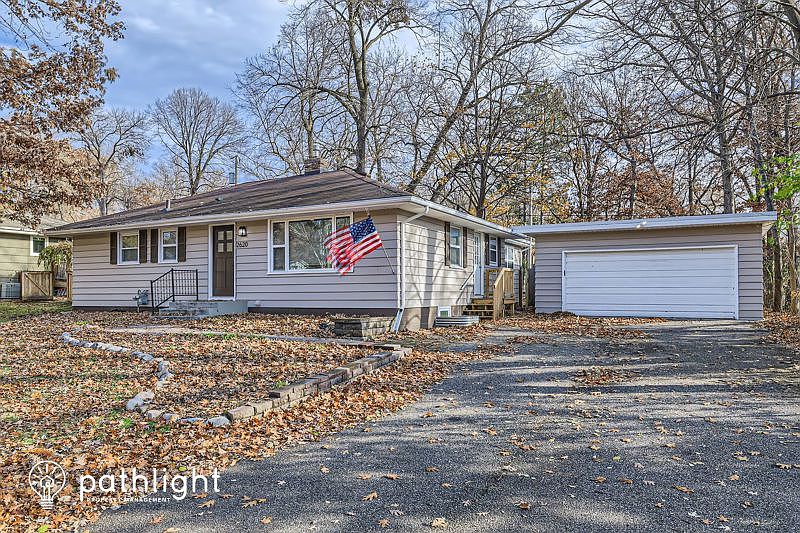 1st image of 2620 Magnolia Ln N