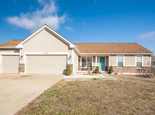 2736 Defender Dr, Wentzville, MO 63385