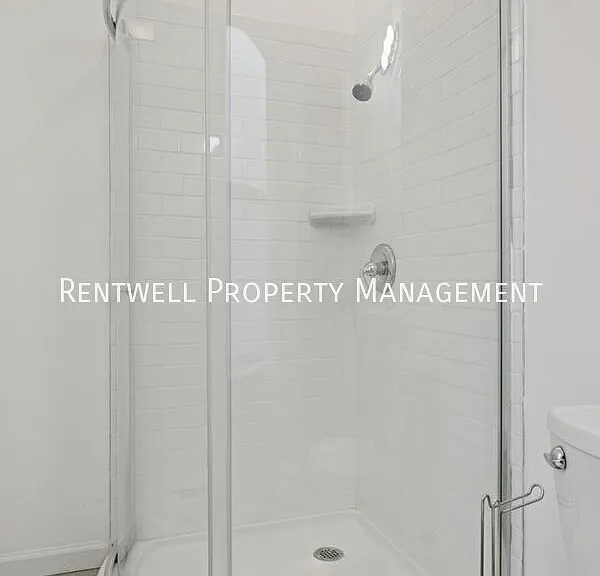 120 E Main St #9 — Photo 9