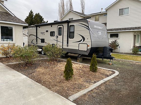 3rd image of 1304 N 37th Ct