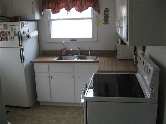 5th image of 5350 Woodbine Ave