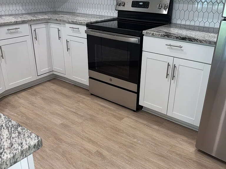131 Wexford Dr #301 — Photo 8
