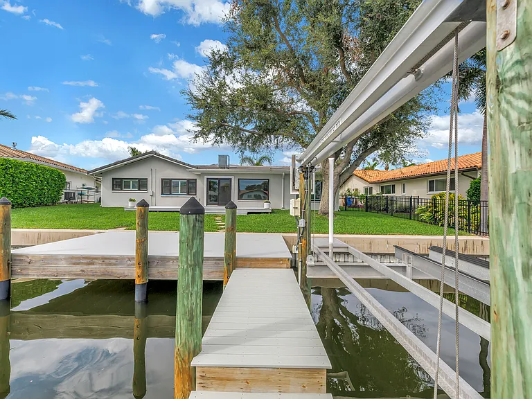 Boat Lift / Dock