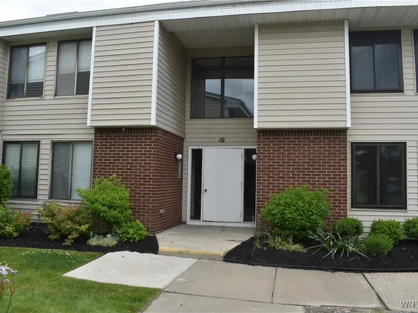 10 Southcreek #B, East Amherst, NY 14051