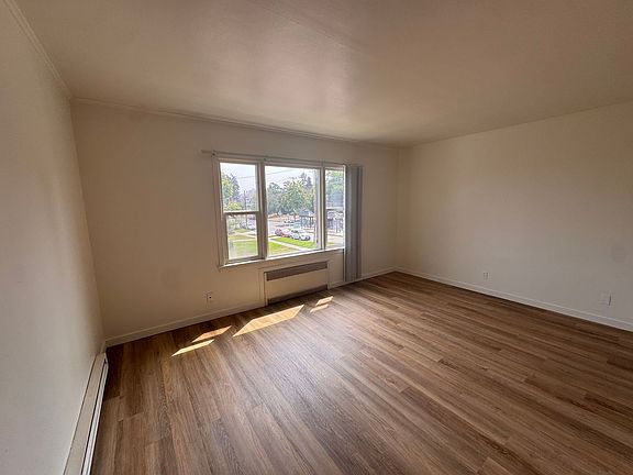 2nd image of 1806 W Pacific Ave #16