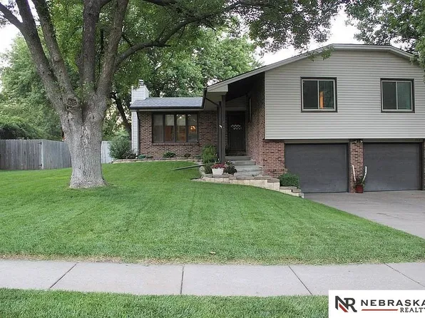 6510 Applewood Dr, Lincoln, NE 68516