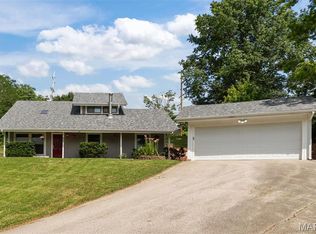 404 Applestone Dr, Ballwin, MO 63021