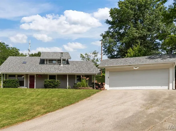 404 Applestone Dr, Ballwin, MO 63021