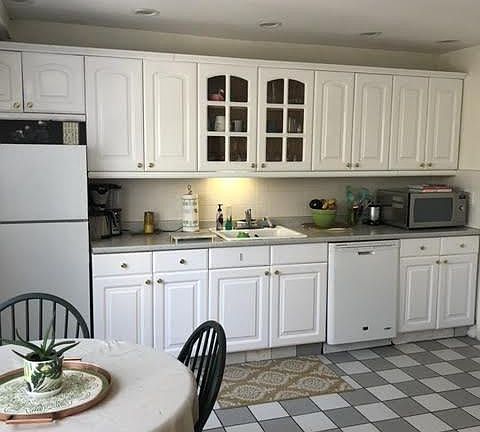 5th image of 22 Heath Hill St #1