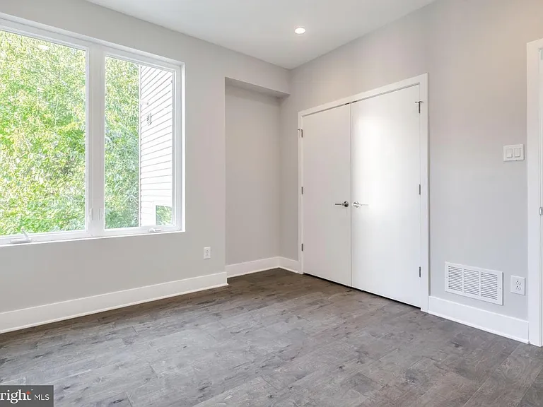 1212 E Susquehanna Ave #E — Photo 5