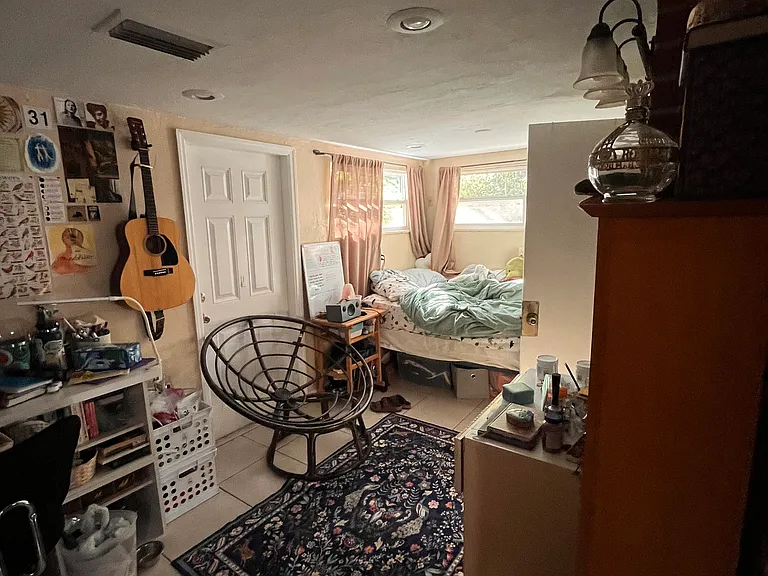 2619 NW 4th Ave — Photo 9