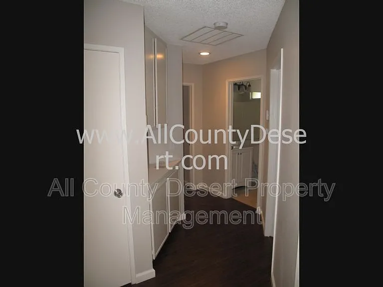 52020 Avenida Mendoza — Photo 11