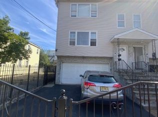 208 Erie St, Elizabeth City, NJ 07206