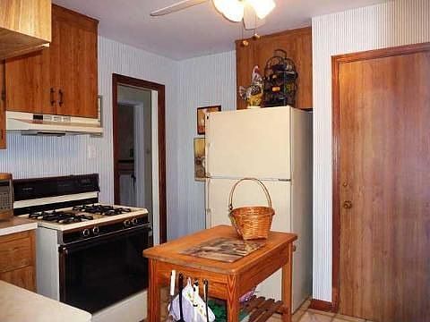 4th image of 20889 Anita St