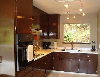 4th image of 10 Ivy Ln
