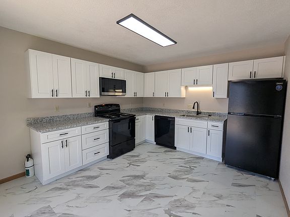 3rd image of 405 Nancy Dr