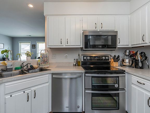 2nd image of 313 Bainbridge Dr APT E
