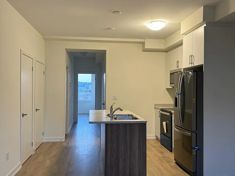160 Densmore Rd #502 — Photo 2