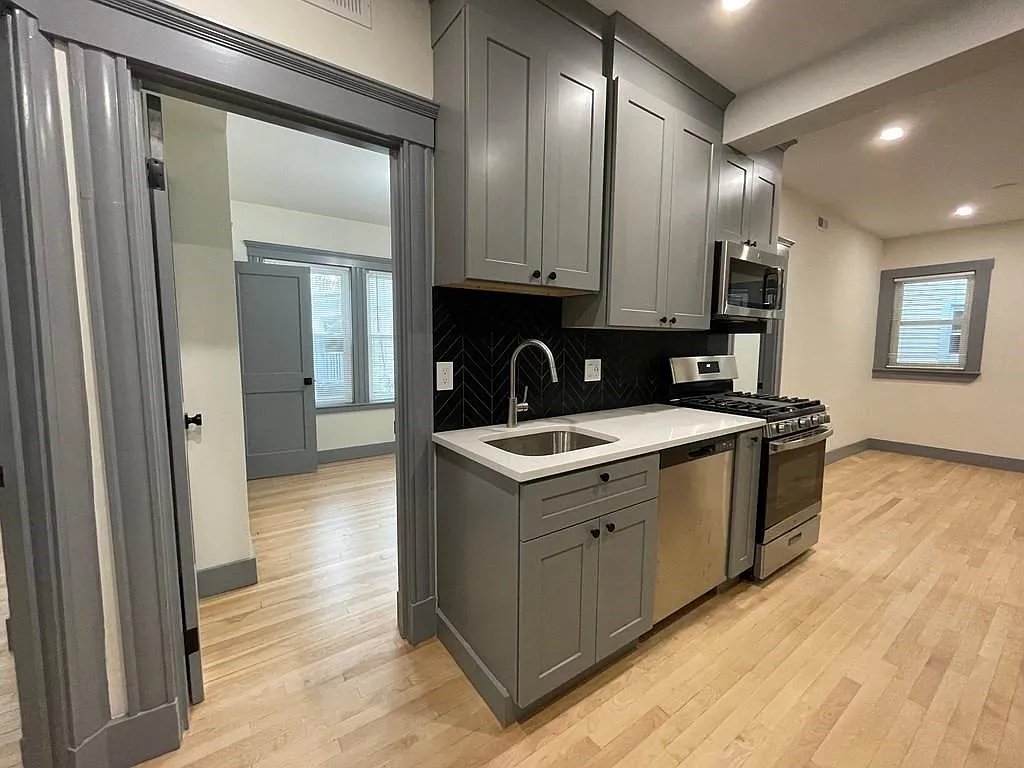 4 bed, 1200 sqft, $3,200 — Photo 4