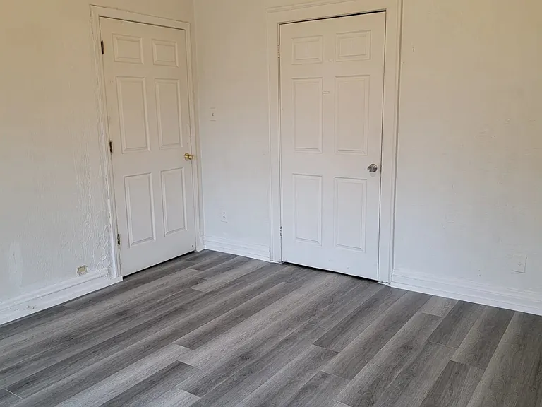 1874 Marloes Ave — Photo 15