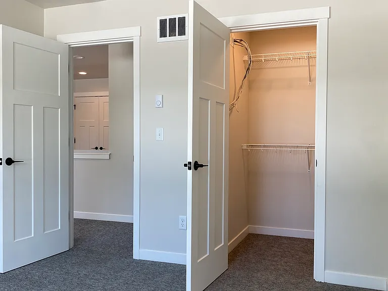 2058 Aaron Dr — Photo 39