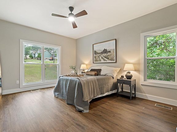 4th image of 201 Shelby Forest Cir