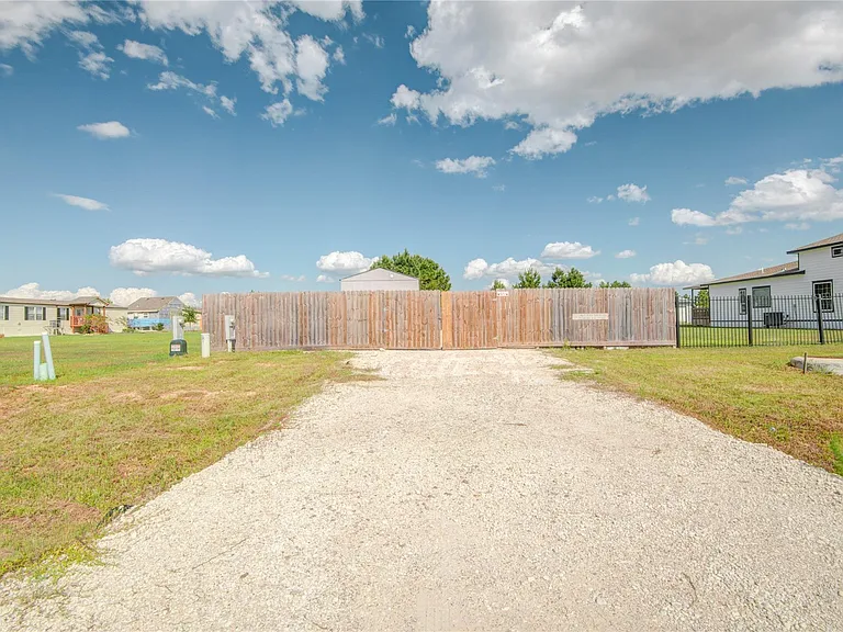 614 Road 5707 — Photo 15