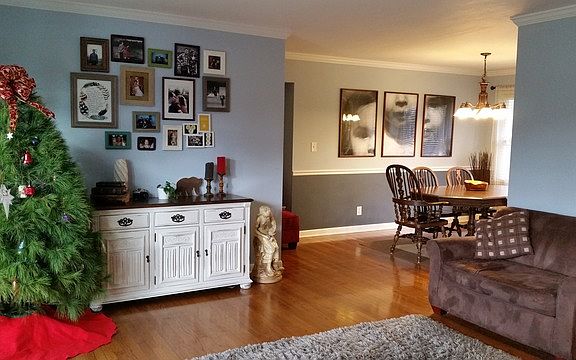 3rd image of 907 Mayfair Pl