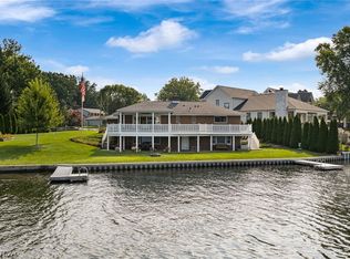 82 Whitefriars Dr, Akron, OH 44319