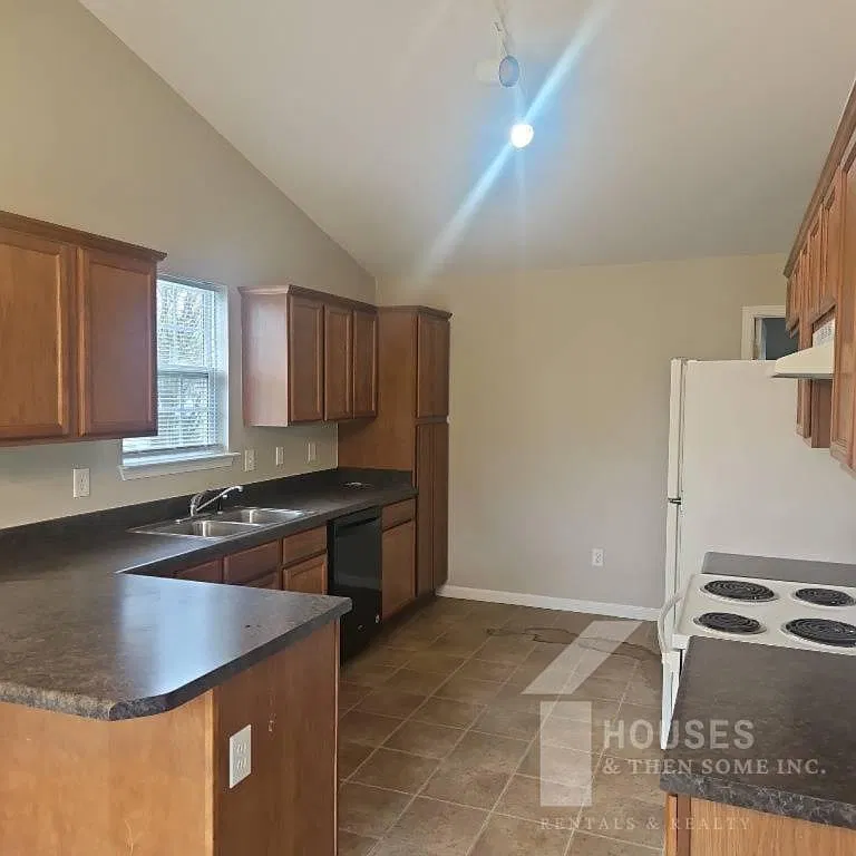 608 Chloe Faith Ct. — Photo 4