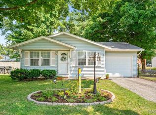 619 E Poplar St, Mascoutah, IL